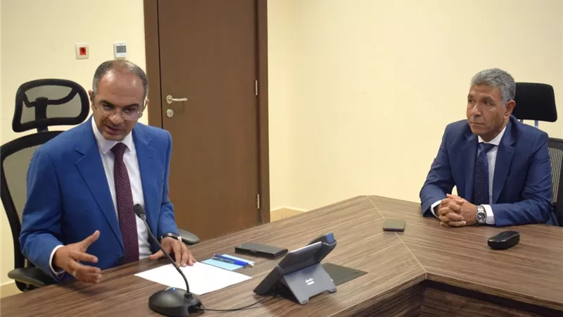 نائب وزير الإسكان يتابع موقف تنفيذ محطة تنقية مياه شرب بالعاشر من رمضان