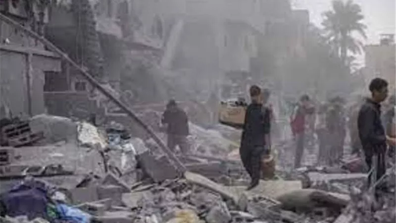 الدفاع المدني بغزة: نناشد العالم تزويدنا بالمعدات لانتشال جثامين الشهداء