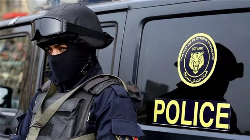 كشف مزاعم شخص بتعدى رجال الشرطةبالشرقيةبالتعدى على نجله بالسب والضرب