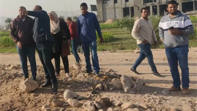جهاز سوهاج الجديدة يشن حملة إزالة وتعدى على أملاك الدولة.. بالصور
