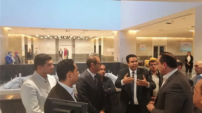 وزير الصحة الليبي ونائب محافظ السويس والسبكي يتفقدون المجمع الطبي