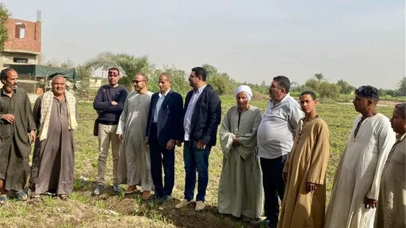 مدير زراعة المنيا يتابع الحقول المنزرعة بمحصول القمح بسمالوط