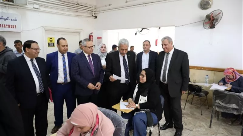 نائبا رئيس جامعة الأزهر يتفقدان لجان امتحانات الدراسات العليا