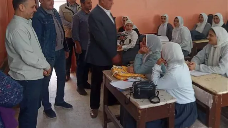 الصناديلى يتفقد مدرسة بردين الفنية التجارية