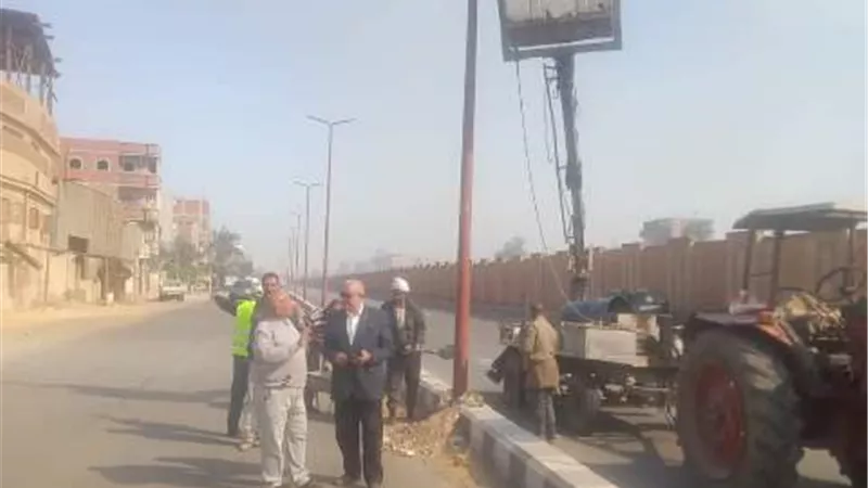 رئيس مدينة الزقازيق يترأس حملةلرفع كفاءة طرق هرية وإنارتها