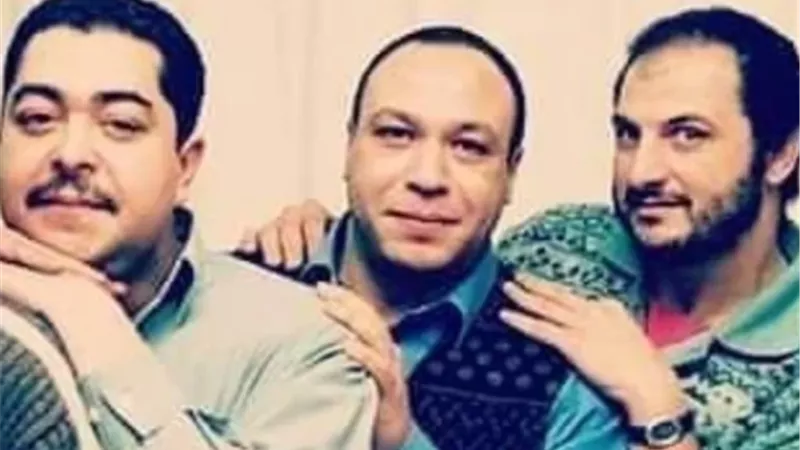 من هو الفنان المقرب لـ طارق عبد العزيز الذى رحل قبله وكان أخا أكبر له