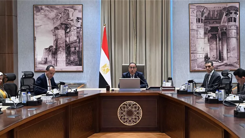 مدبولى :إتمام عملية التسجيل على منظومة الرخصة الذهبية خلال 10 دقائق فقط