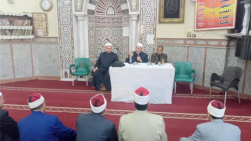 اللقاء السادس لبرنامج البناء الثقافي للأئمة والواعظات بالبدرشين