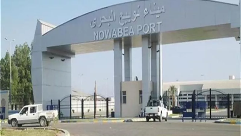 إعادة فتح ميناء نويبع وانتظام الحركة الملاحية بموانئ البحر الأحمر