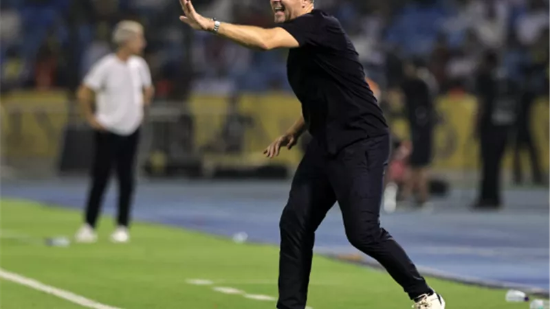 تقارير.. مدرب الاتفاق يطالب الاداراة التعاقد مع 3 لاعبين من المنت