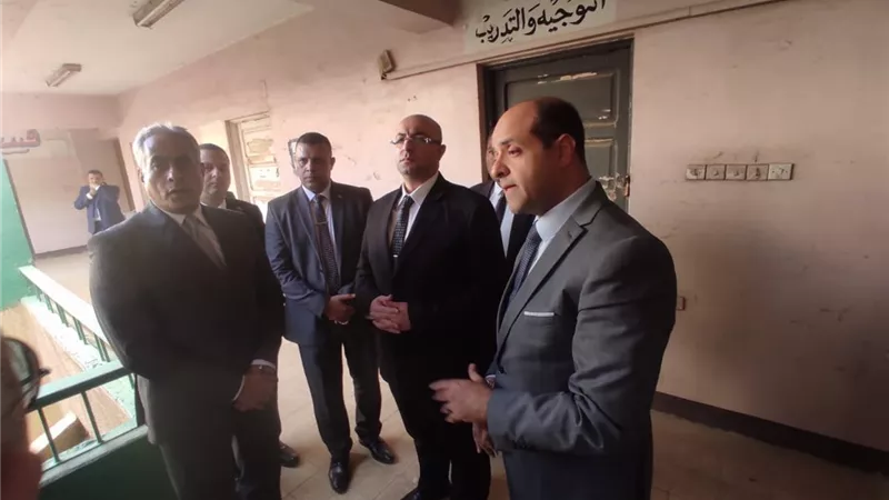 وزير القوى العامله يتفقدمركز التدريب المهني ببنى سويف