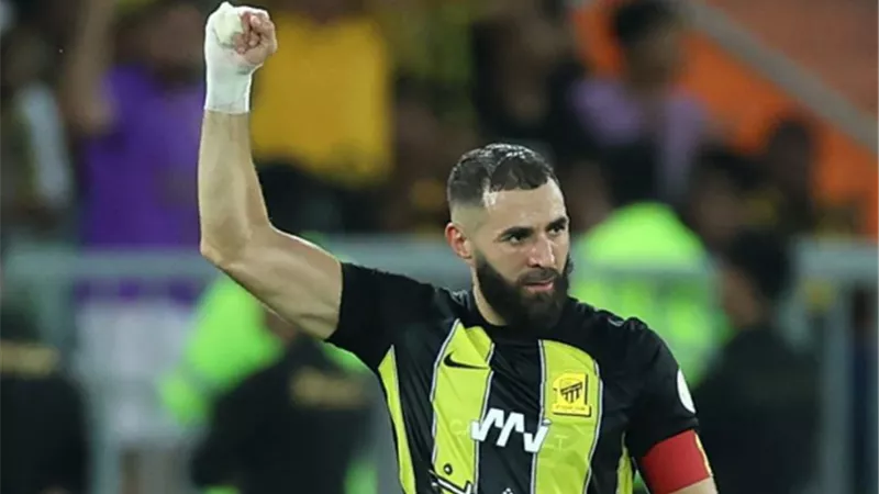 بنزيما يقود هجوم اتحاد جدة امام أجمك الأوزبكي بدوري أبطال آسيا