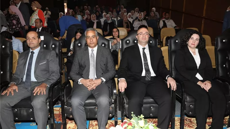وزير العمل يُكرم المتميزات فى مشروع تنمية المهارات ببنى سويف