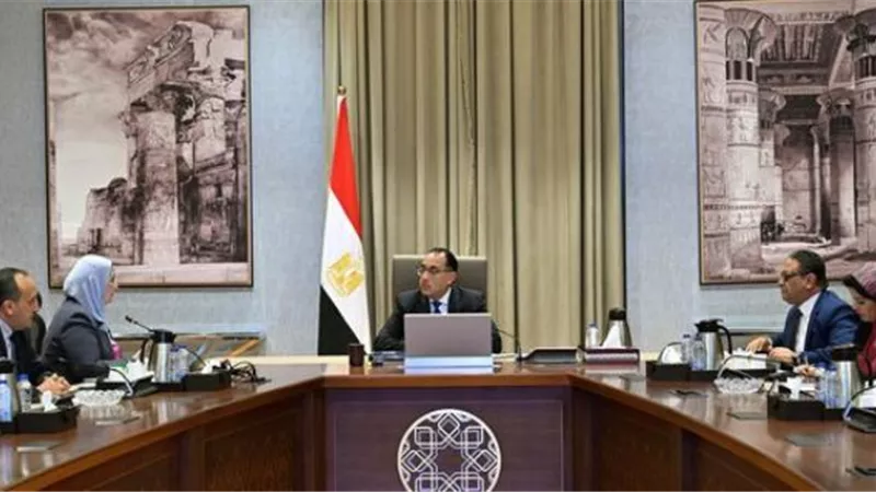 رئيس الوزراء يتابع مع وزيرة التضامن الاجتماعي عددا من ملفات العمل
