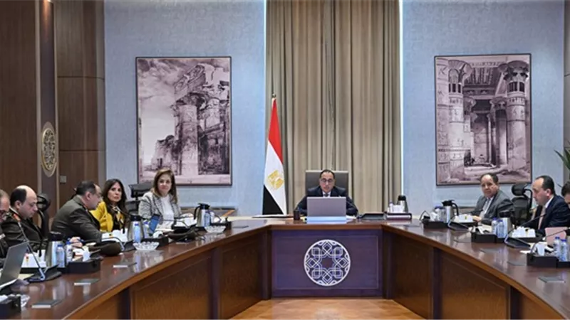 مدبولي يتابع موقف مشروعات الهيئة الهندسية في المحافظات المختلفة