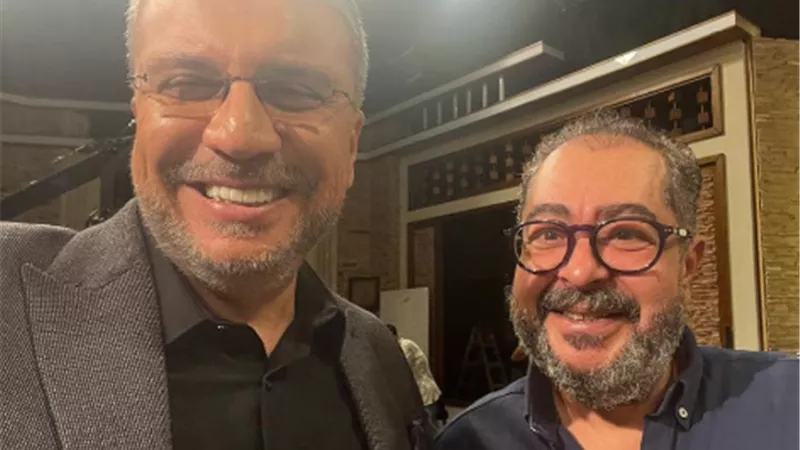 عمرو الليثي يذيع اللقاء الأخير للراحل طارق عبد العزيز
