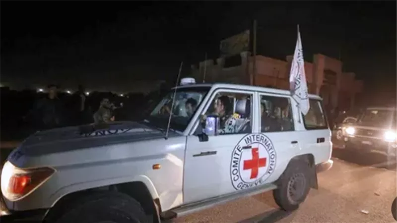 إطلاق سراح 33 أسيرا فلسطينيا بموجب صفقة تبادل الرهائن