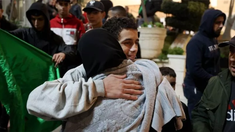 القاهرة الإخبارية:الإفراج عن كل أسرى الدفعة الرابعة