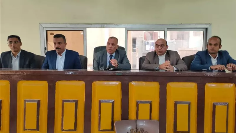 رئيس مدينة مطاي يتأكد من جاهزيه مقار اللجان للانتخابات الرئاسية