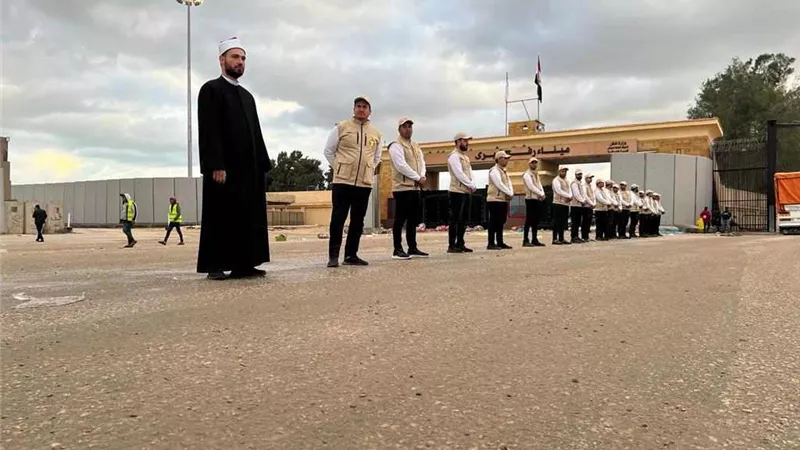 القافلة الثالثة لبيت الزكاة تعبر ميناء رفح البري دعمًا لغزة