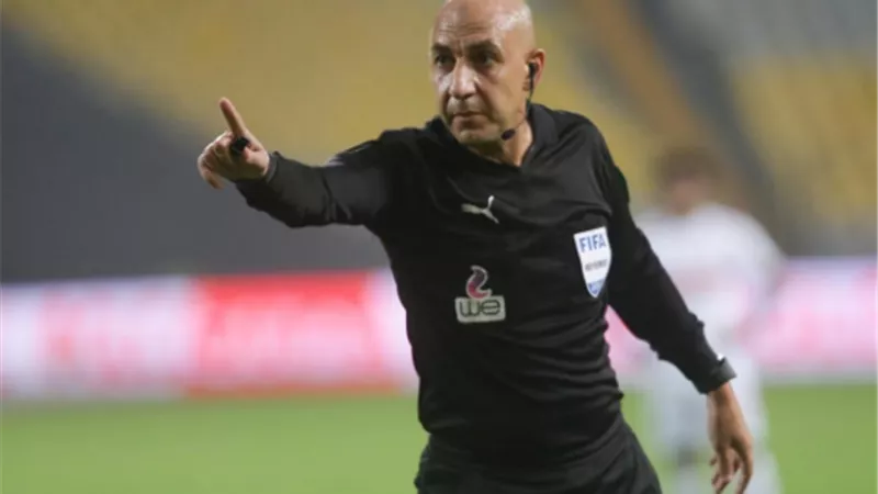 تعرف على حكام مباراة الاهلى وسموحة