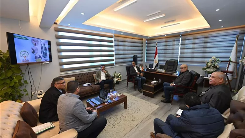 الجزار يوجه بالتوسع فى تركيب عدادات المياه مُسبقة الدفع بالمدن الجديدة
