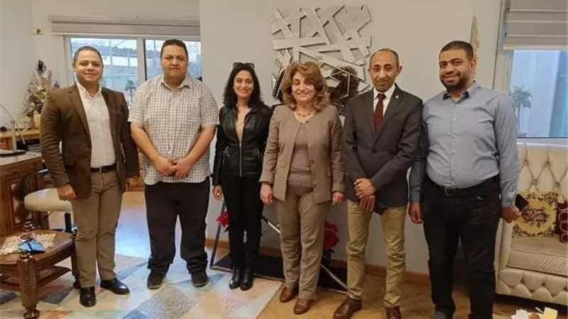 مدير التأمين الصحي بالمنيا يتابع مستوى الخدمة مع المستشفيات