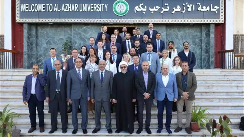 رئيس جامعة الأزهر يستقبل وفد البرنامج الرئاسي الروسى