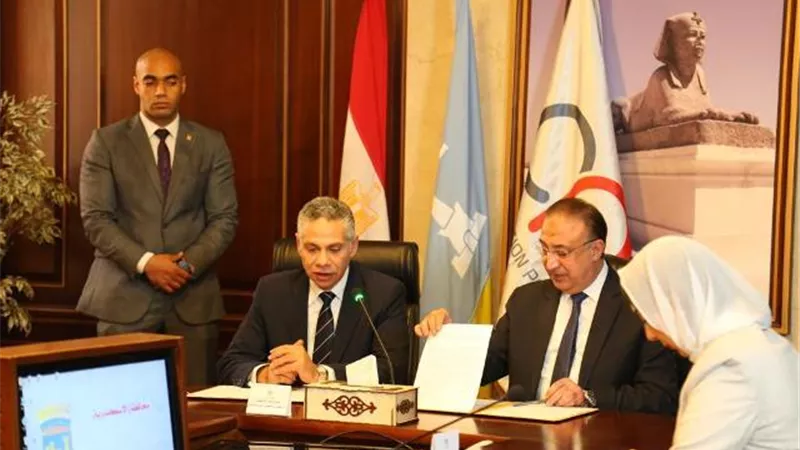 بروتوكول بين التعاون للبترول ومحافظةالإسكندرية لإنشاء محطات تموين