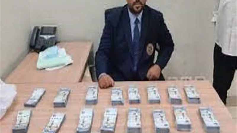 ضبط رجل وزوجته خلال تهريبهما أموالا من مطار القاهرة