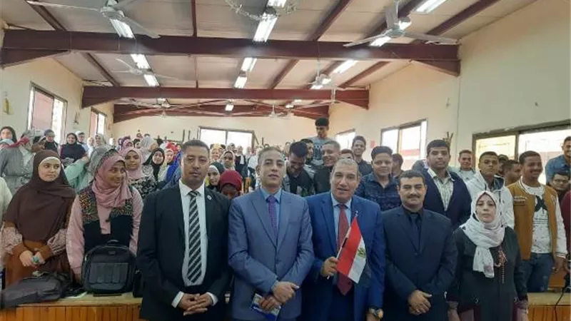 المشاركة السياسية ندوة لمركز إعلام قنا