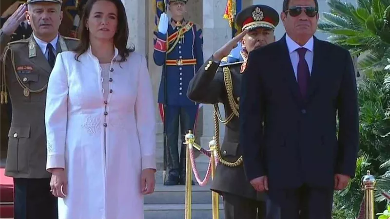 الرئيس السيسي يستقبل نظيرته المجرية في قصر الاتحادية
