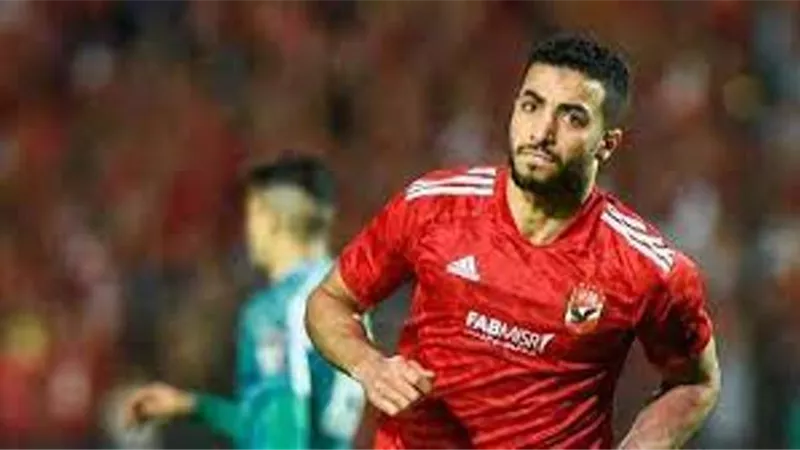 يشعر بالظلم ويرفض التجديد .. العروض الاوروبية تشغل بال نجم دفاع الاهلى