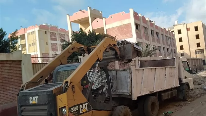 محافظ كفر الشيخ يتابع جهود الوحدات المحلية في حملات النظافة