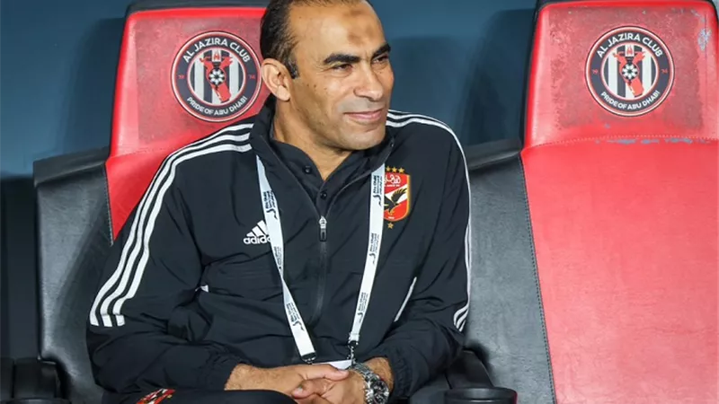 ناقد رياضي يكشف حقيقية مفاوضات بيراميدز مع سيد عبد الحفيظ