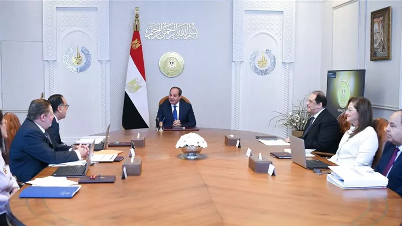 الرئيس السيسي يوجه بتطوير البرامج والمشروعات الاقتصادية الوطنية