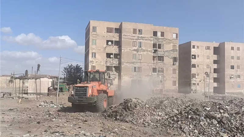 رفع كفاءة منطقة سوق الثلاثاء في نفيشة بالإسماعيلية