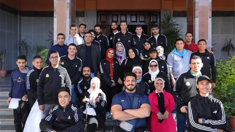 رئيس جامعة الزقازيق يلتقى الطلاب ذوى الهمم