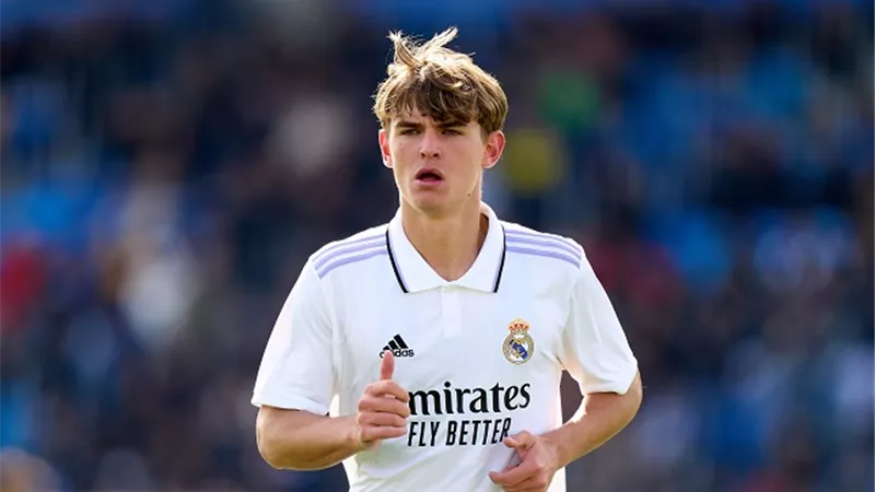 ريال مدريد يواصل الصدارة بالفوزعلى نابولى برباعية فى دورى الأبطال