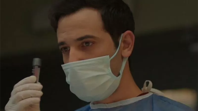 كريم قاسم يتحدث مع الموتى في مسلسل زينهم
