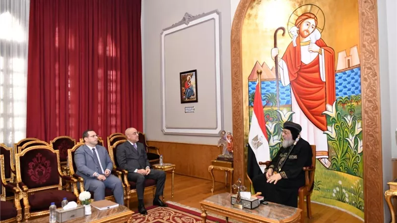 الجزار يلتقي البابا تواضروس لمتابعةموقف تنفيذ الكنائس بالمدن الجديدة
