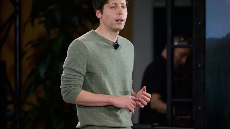 سام التمان يعود رسميا إلى OpenAI