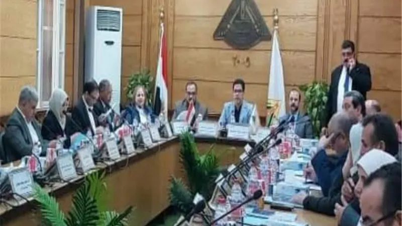 رئيس جامعة بنها المشاركة في الانتخابات الرئاسية واجب وطني