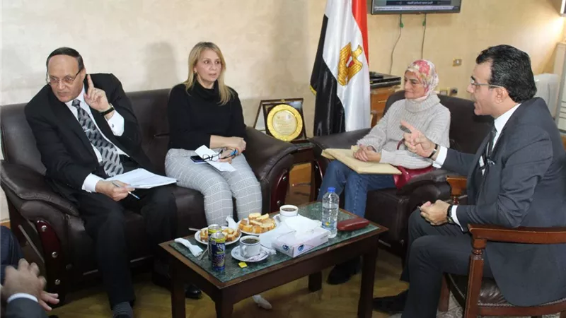لجنة من المجلس الأعلى للجامعات تزور كلية آداب عين شمس