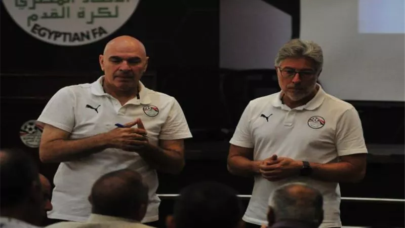 بيريرا يجري استبيانا لوضع خطة لتطوير التحكيم حتى 2026