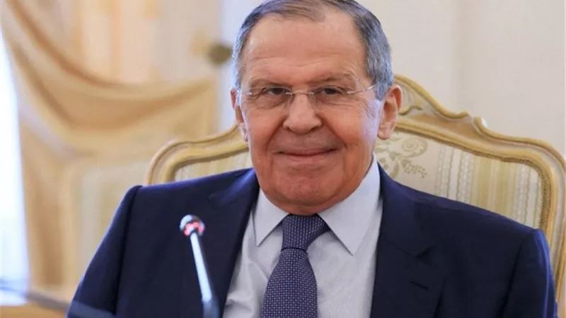 وزير الخارجية الروسي يبحث مع نظيره المجري الأزمة في أوكرانيا