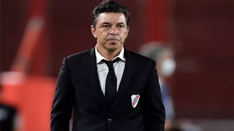 شاهد .. رد فعل مدرب اتحاد جدة بعد هدف بنزيما أمام الخليج