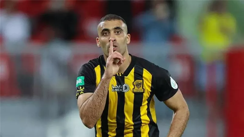 شاهد .. رد فعل بنزيما بعد تسجيل حمدالله هدفا للاتحاد امام الخليج