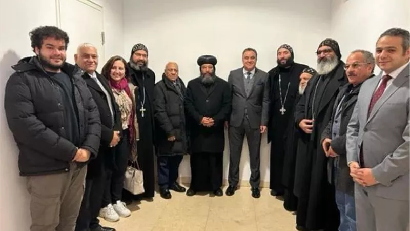 حشود من الناخبين المصريين بالخارج في لجان الاقتراع بألمانيا والنمسا للتصويت في الانتخابات الرئاسية