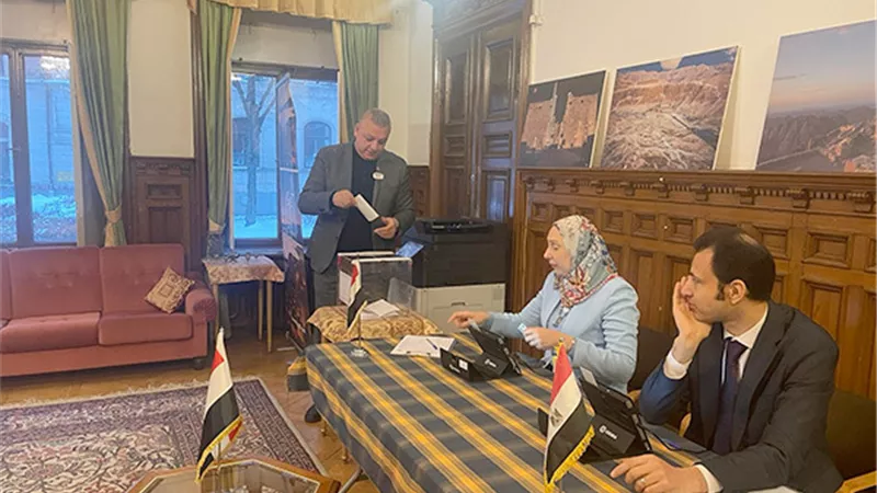 السفارة المصرية بالسويد تشهد اقبالا متزايدا من الناخبين